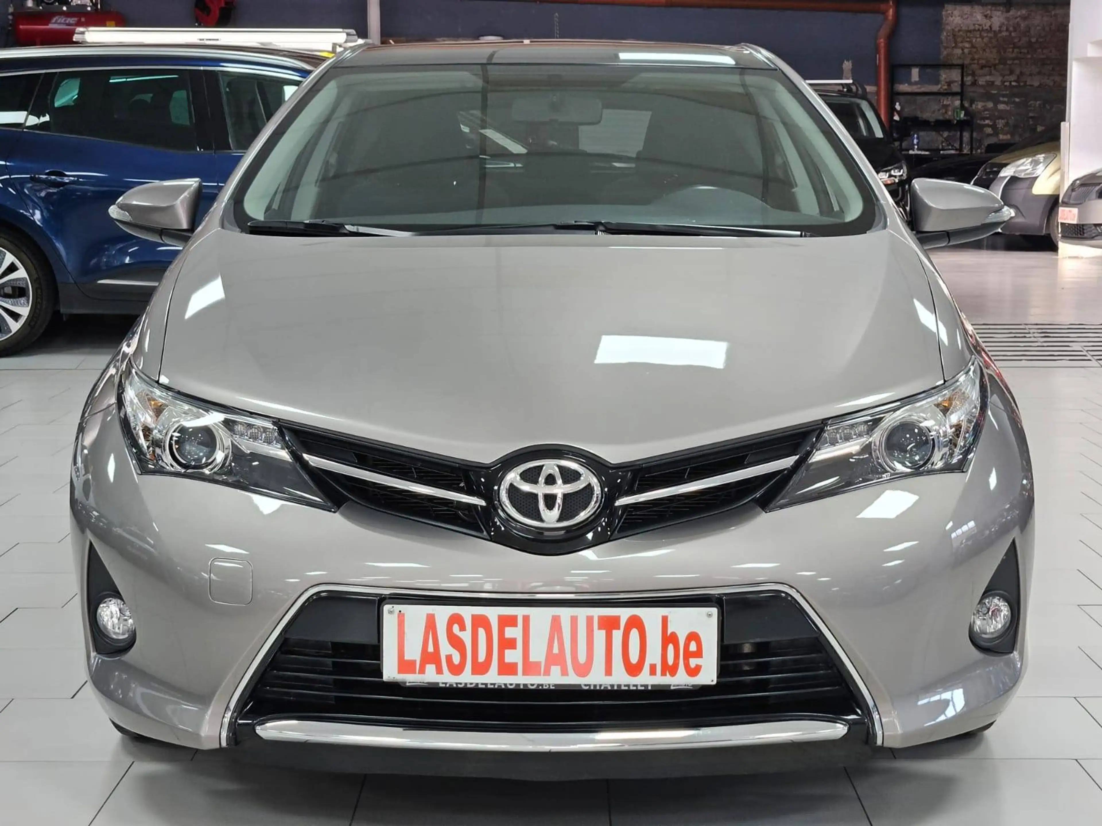 Toyota Auris 1.33i VVT-i Active Accoudoir CAMERA Clim Cruise Toit Pano Bluetooth Cd — photo 8