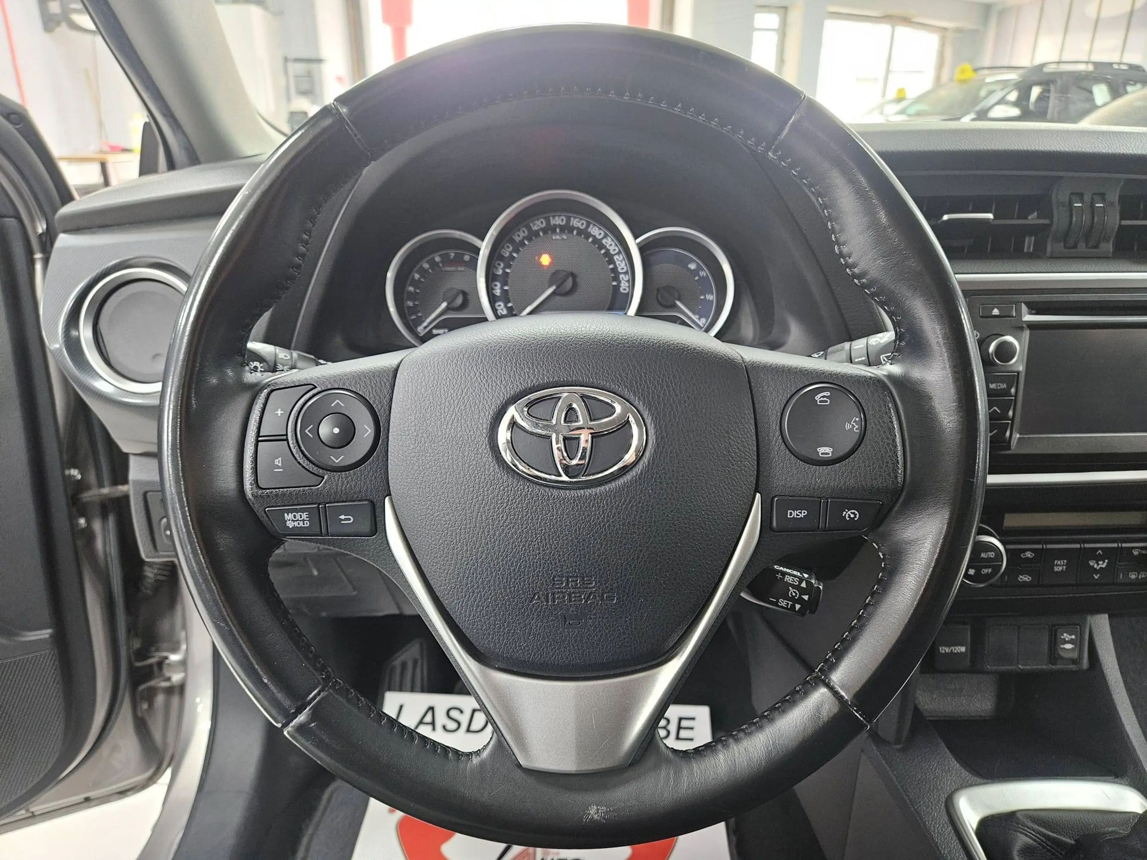 Toyota Auris 1.33i VVT-i Active Accoudoir CAMERA Clim Cruise Toit Pano Bluetooth Cd — photo 10