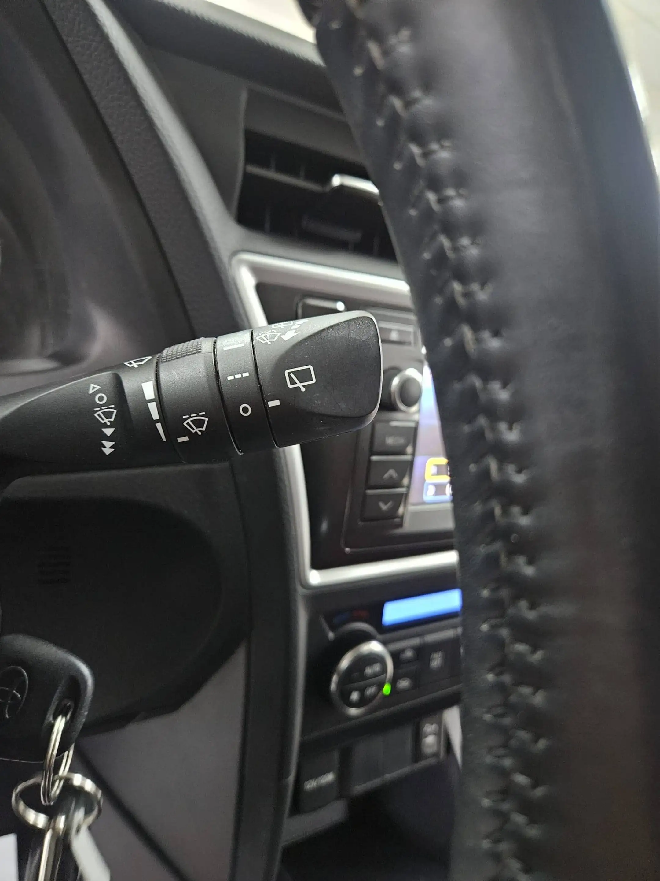 Toyota Auris 1.33i VVT-i Active Accoudoir CAMERA Clim Cruise Toit Pano Bluetooth Cd — photo 13