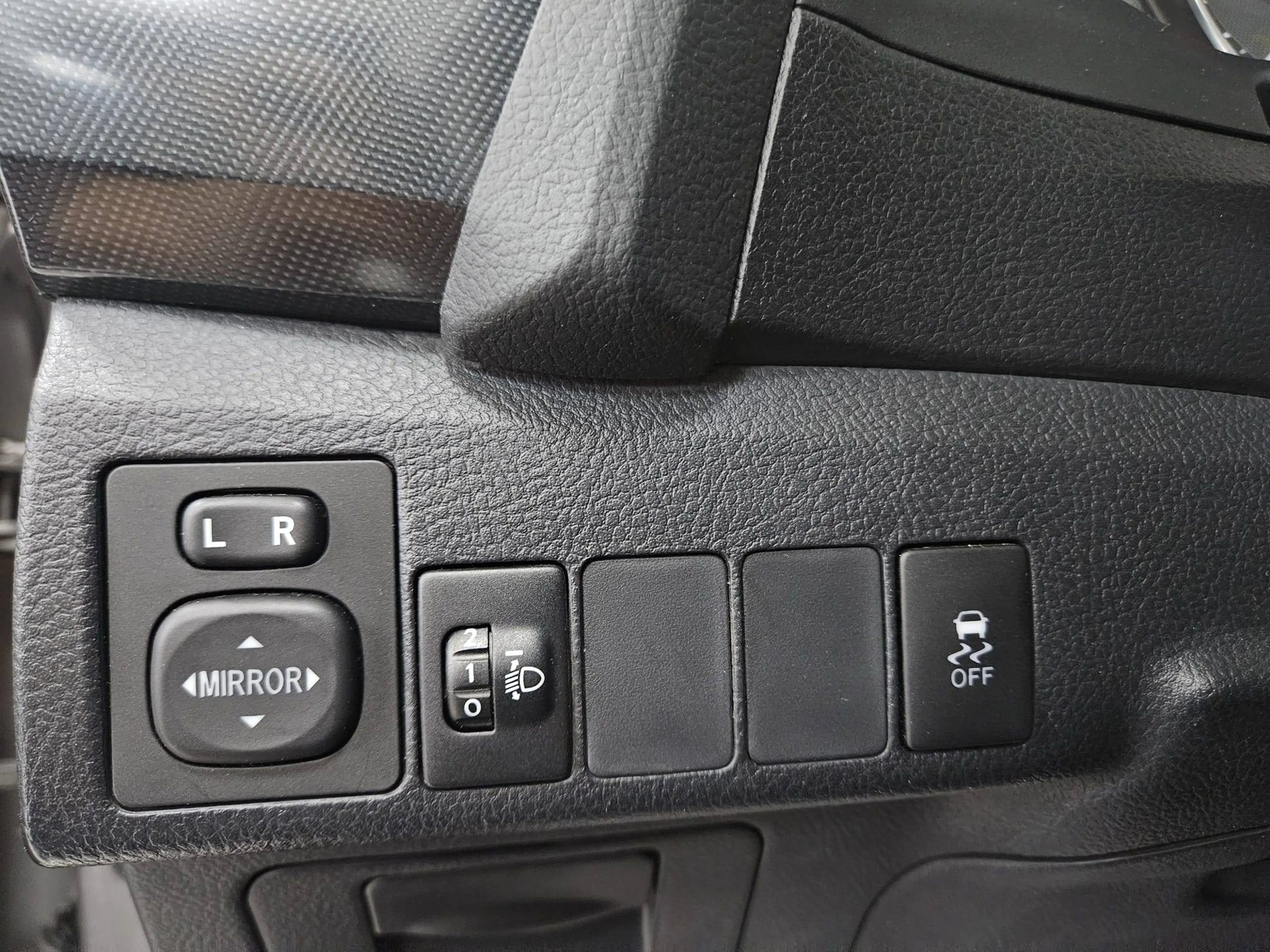 Toyota Auris 1.33i VVT-i Active Accoudoir CAMERA Clim Cruise Toit Pano Bluetooth Cd — photo 12