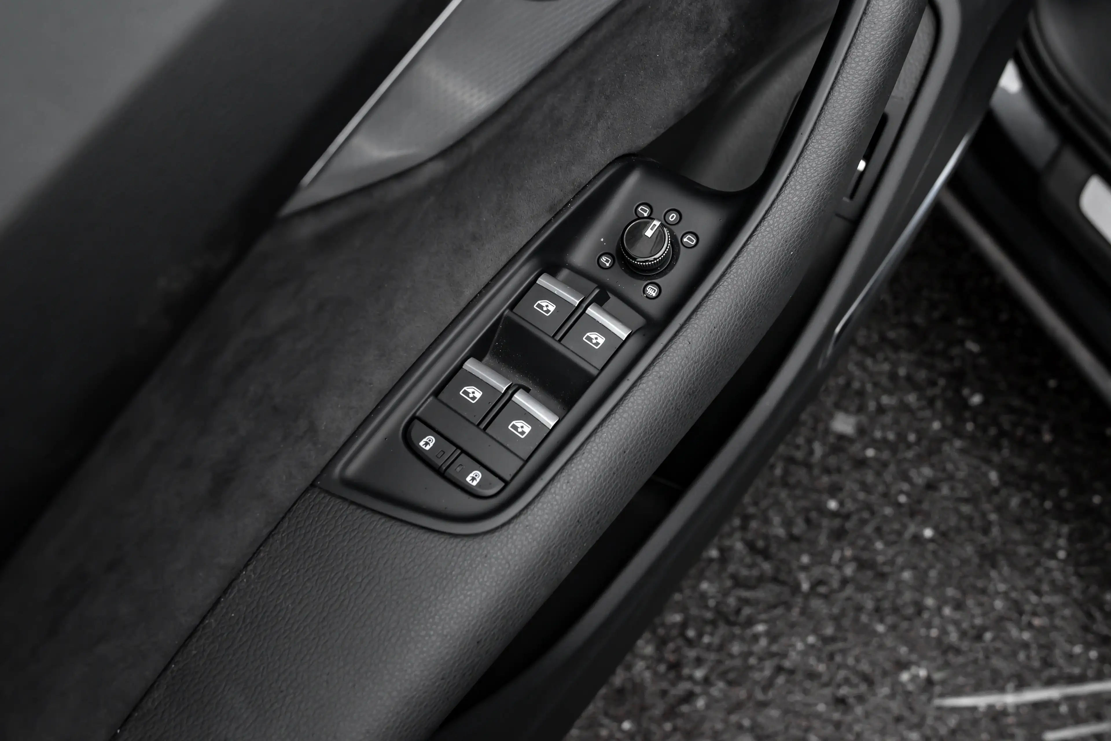Audi Q7 60 TFSI e quattro Pro Line S Competition | Panoram — photo 23