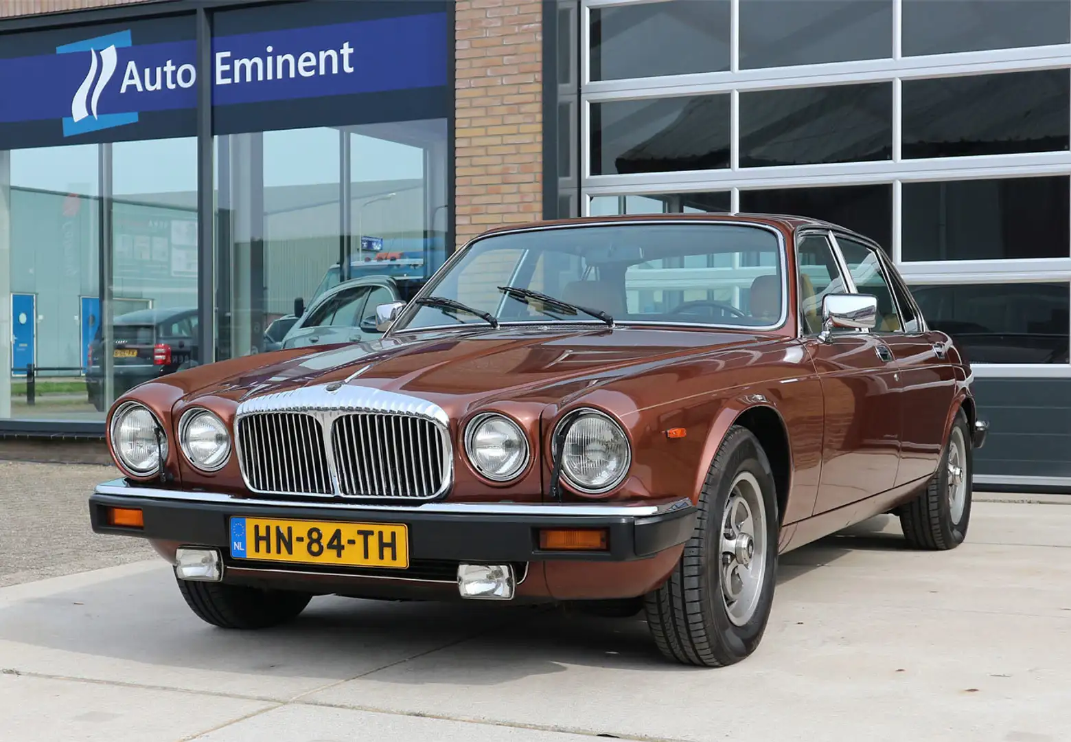 Daimler Sovereign 4.2 NL auto slechts 45dkm N.A.P. topconditie Braun - 2