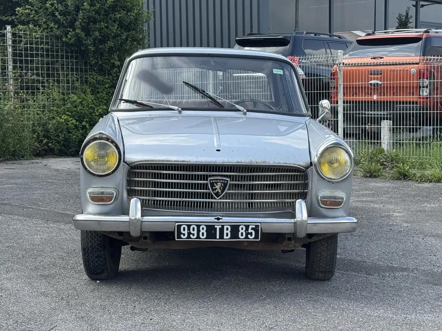 Peugeot 404 Срібний - 2