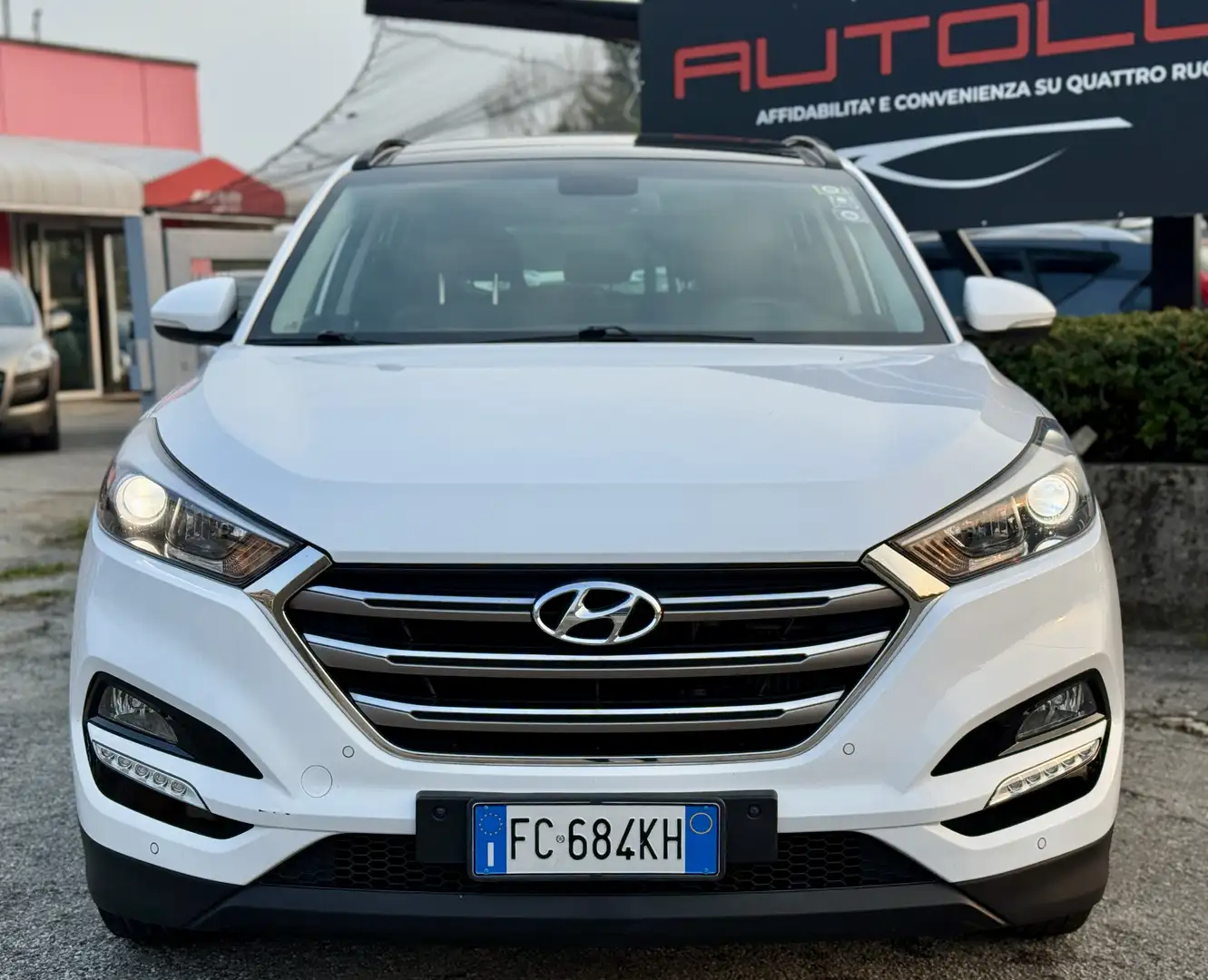 Hyundai TUCSON 1.7 crdi Xpossible 2wd 115cv FULL OPTIONAL - 2