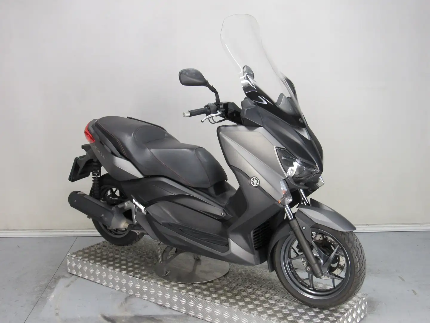 Yamaha X-Max 250 Grigio - 2