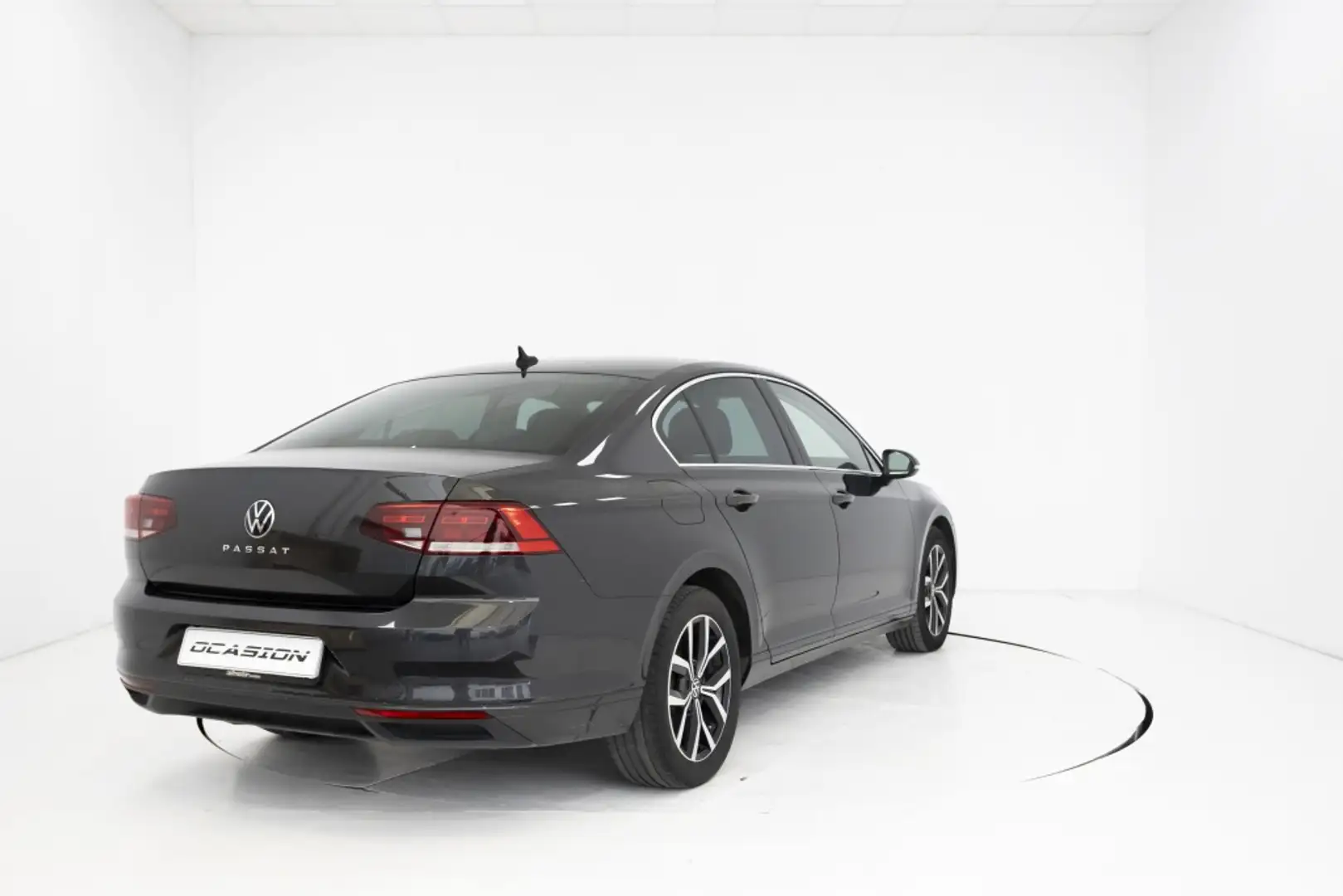 Volkswagen Passat 2.0TDI EVO Executive DSG7 110kW Gris - 2