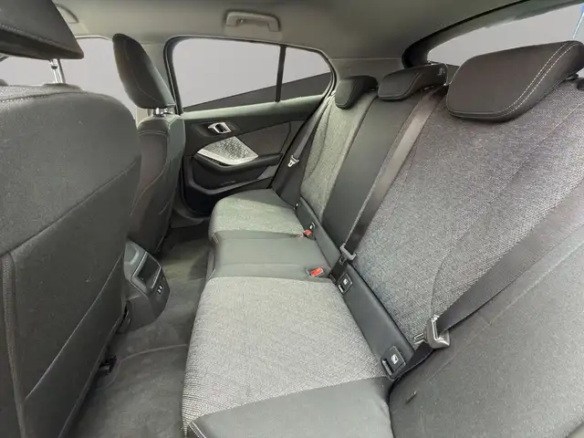 BMW 1 Series view 15
