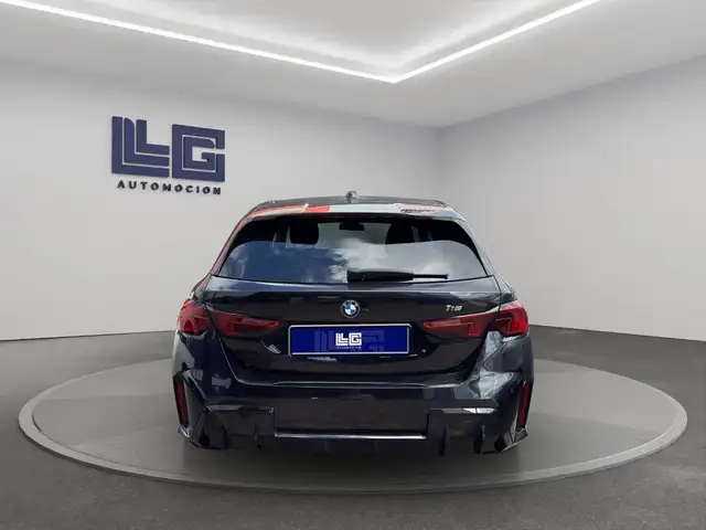 BMW 1 Series view 6