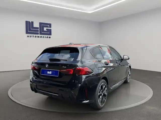 BMW 1 Series view 5