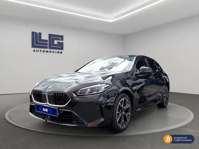 BMW 1 Series view 2