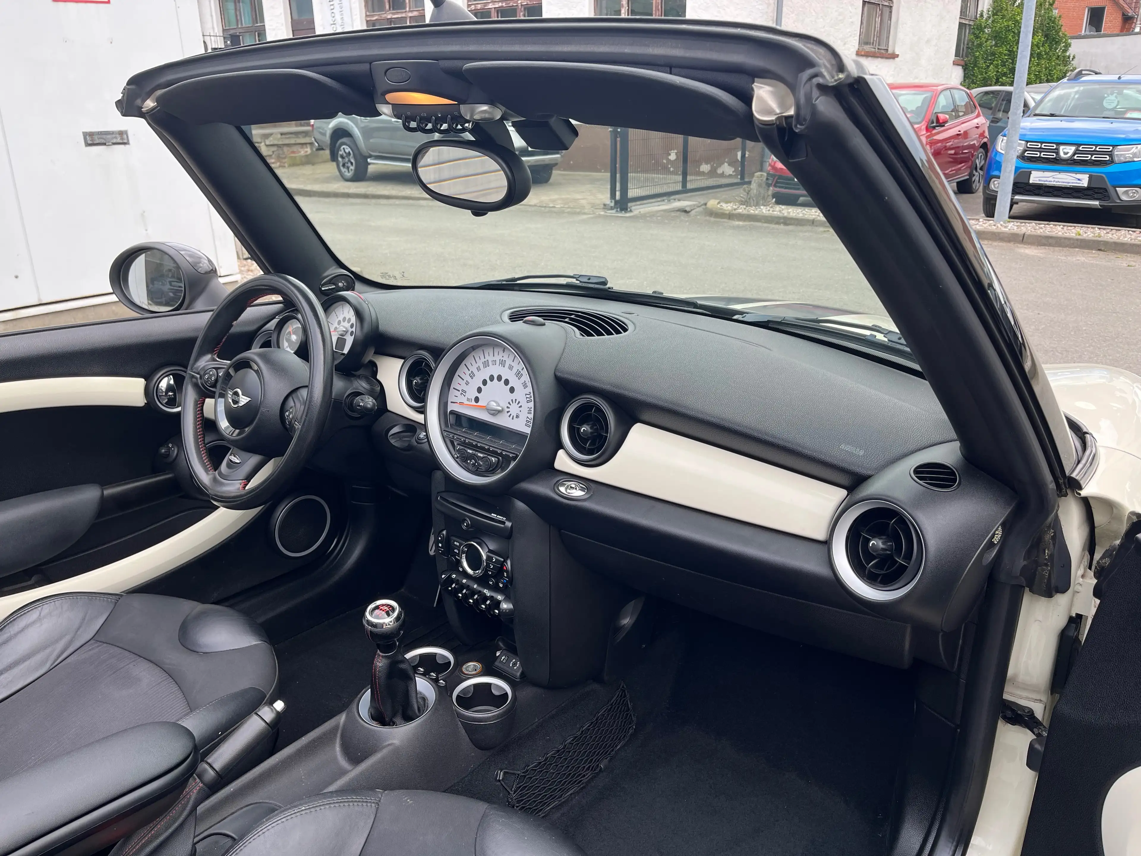 MINI John Cooper Works Cabrio S   mit TÜV/AU-Neu,Scheckheft…. — photo 14