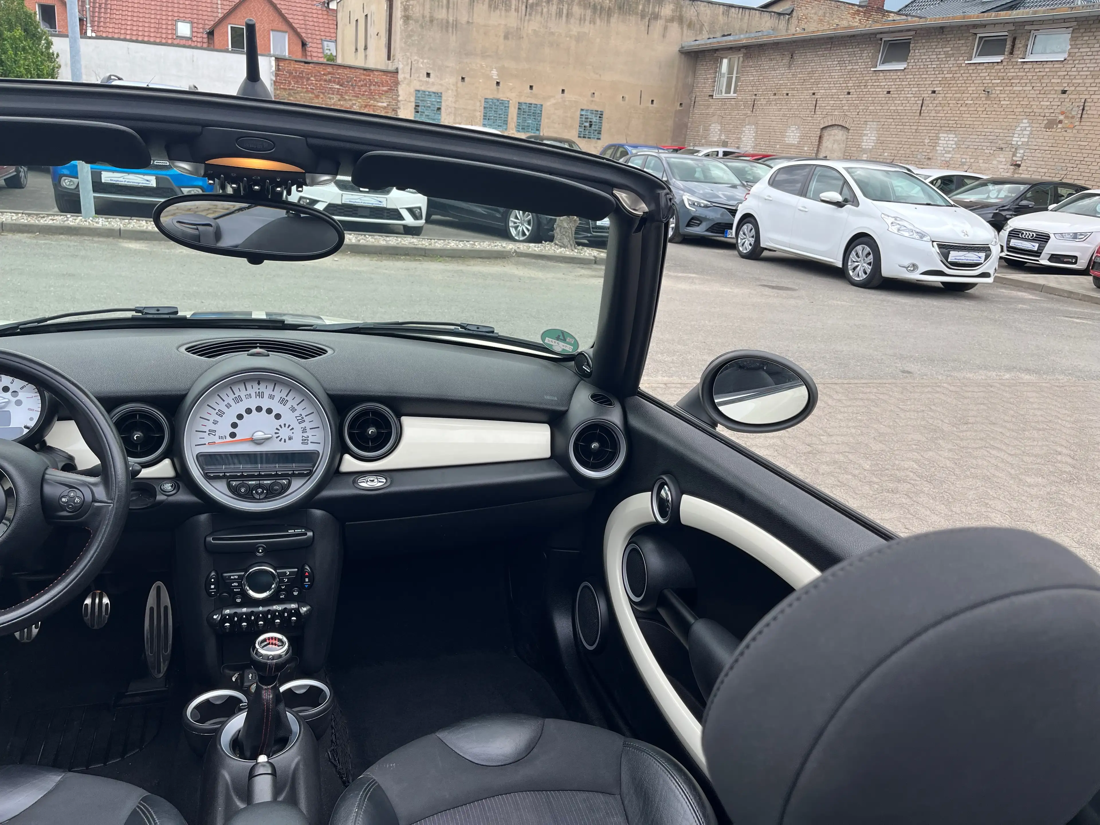 MINI John Cooper Works Cabrio S   mit TÜV/AU-Neu,Scheckheft…. — photo 11