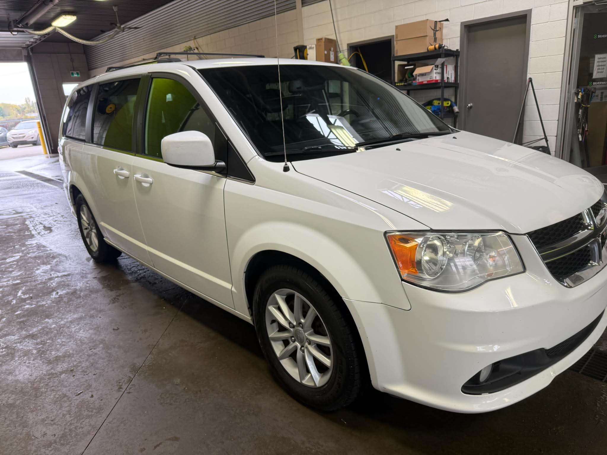 2020 Dodge Grand Caravan Premium Plus — снимка 3