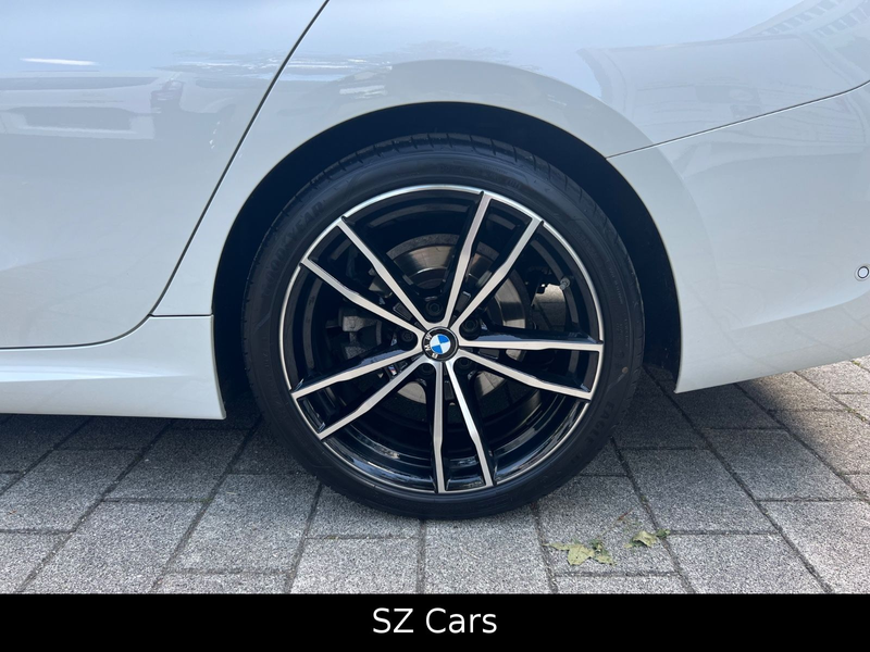 BMW 320 d Touring xDrive M Sport HUD KAM ALCANTARA — photo 12