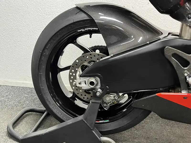 Ducati Desmosedici RR - foto 8