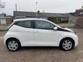 Toyota Aygo 1.0 VVT-i x-play 5-deurs - Airco - Bluetooth/hands Weiß - thumbnail 3