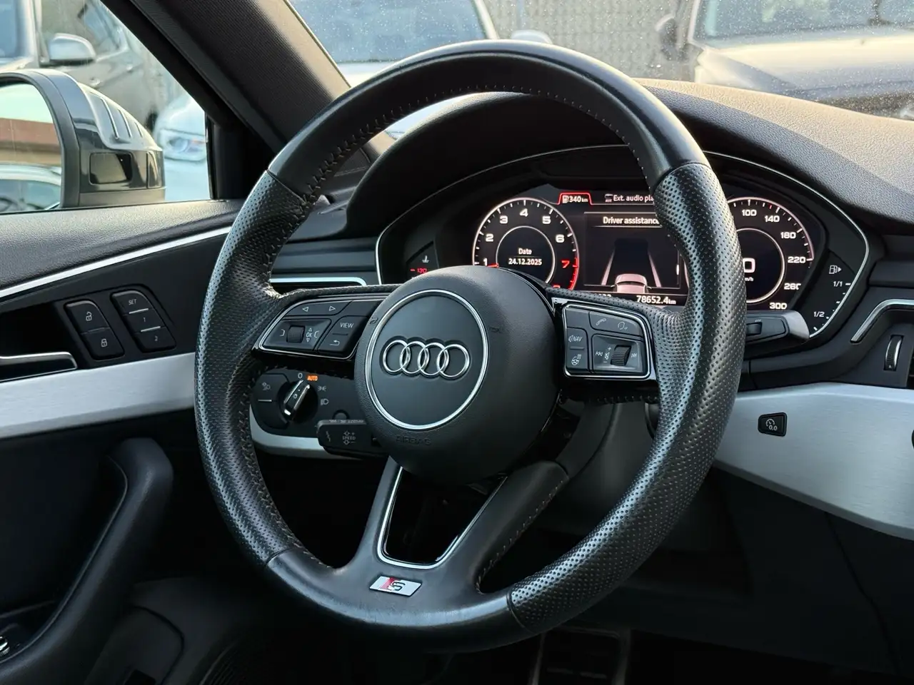 Audi A4 снимка Audi A4