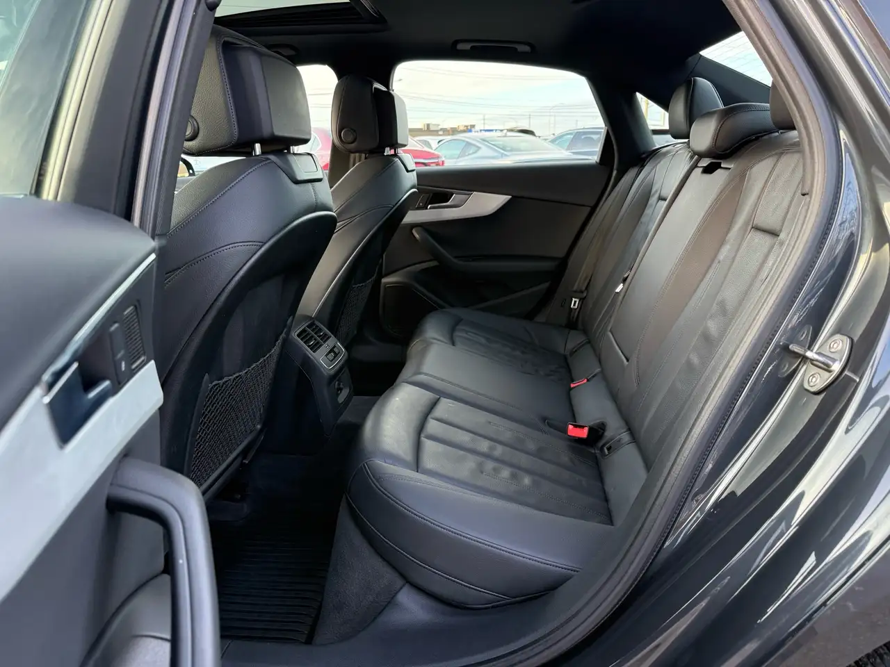 Audi A4 снимка Audi A4
