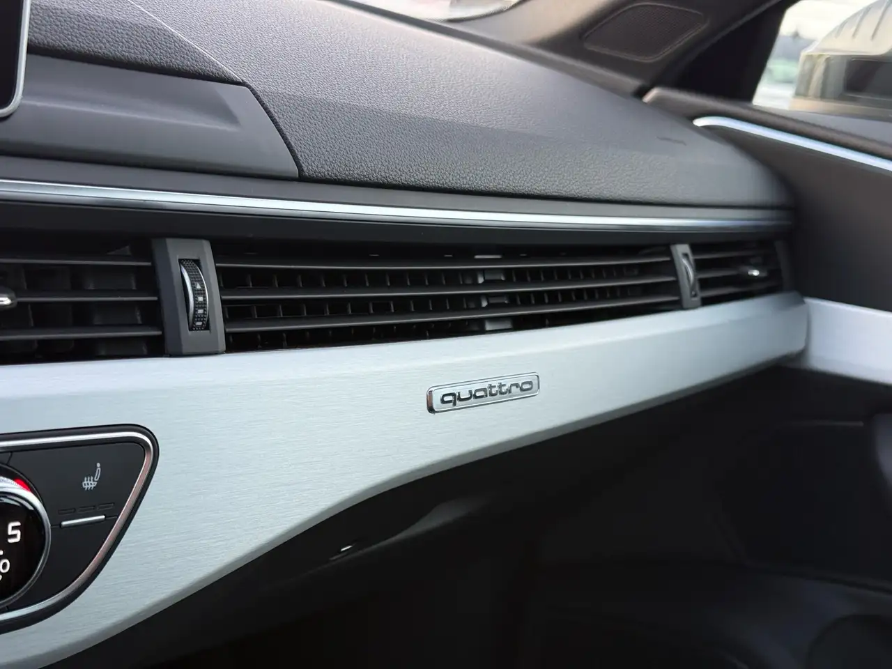 Audi A4 снимка Audi A4