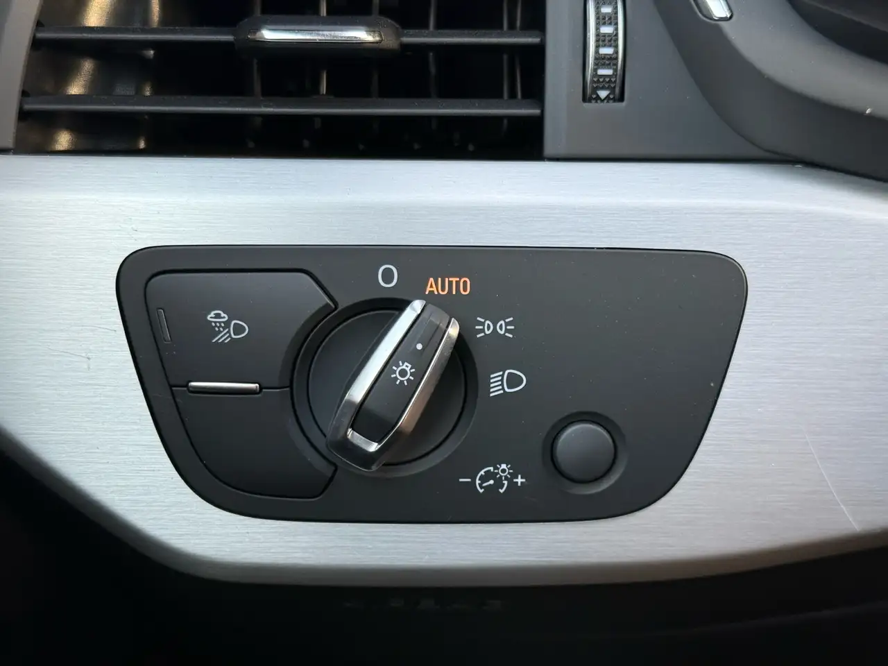 Audi A4 снимка Audi A4