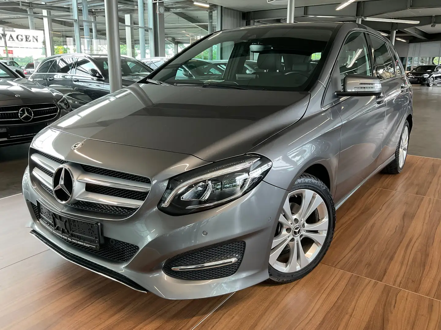 Mercedes-Benz B 180 B 180d Urban AHK/TOTW/KAMERA/GARMIN/LED/FLA Grigio - 1