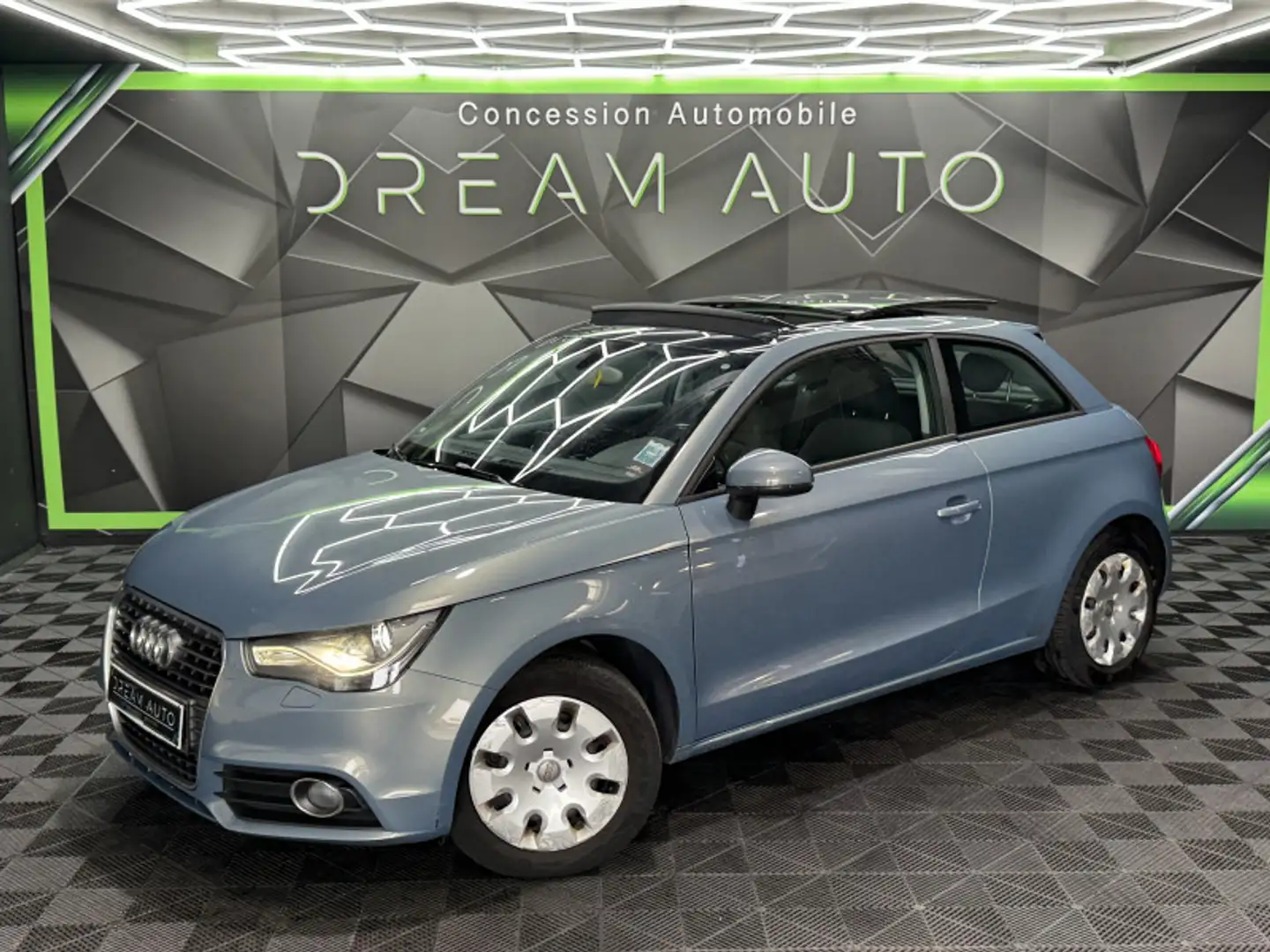 Audi A1 1.6 TDI 105CH FAP AMBITION Gris - 1
