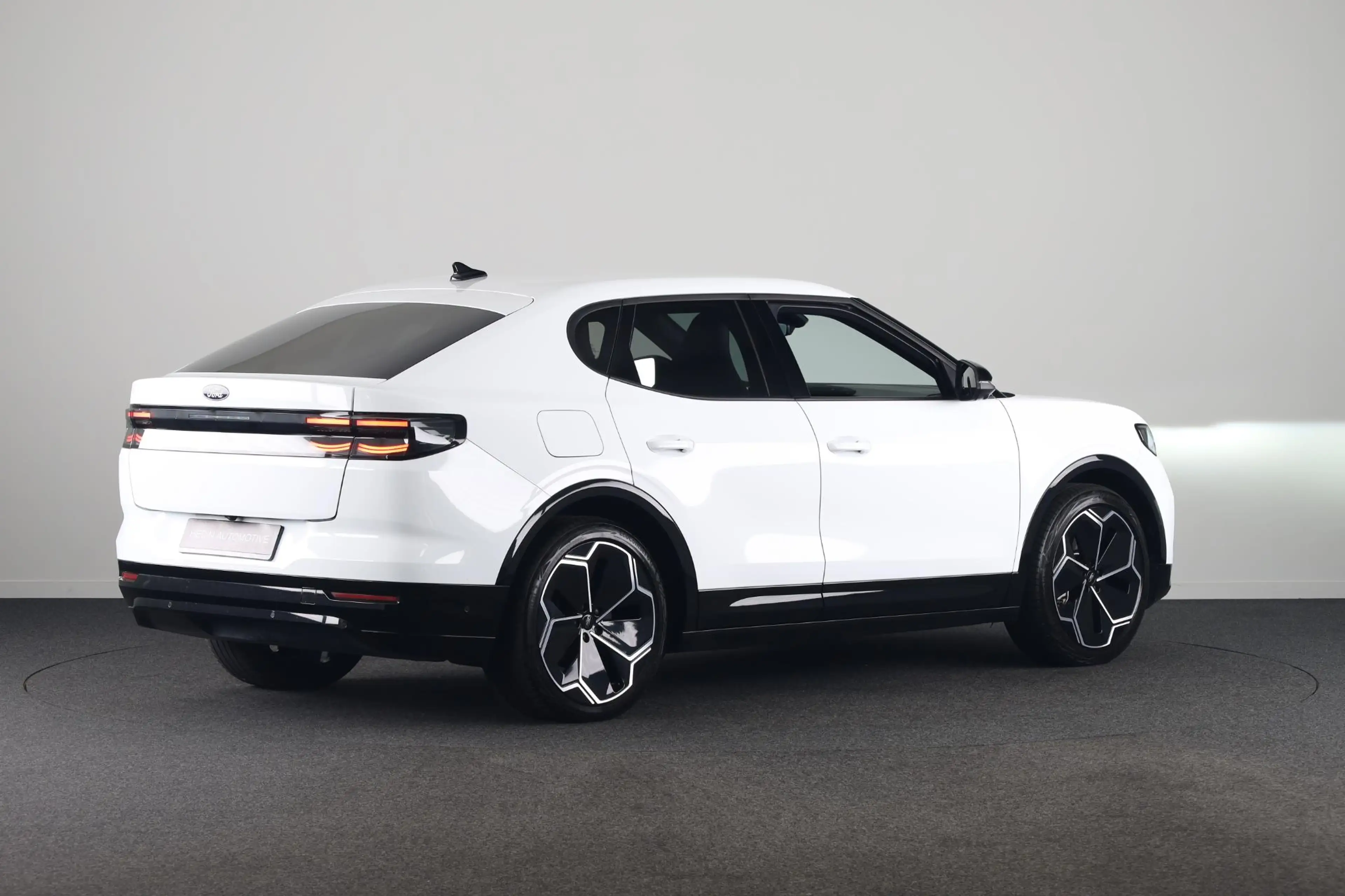 Ford Capri Premium Extended Range RWD 77 kWh — photo 6