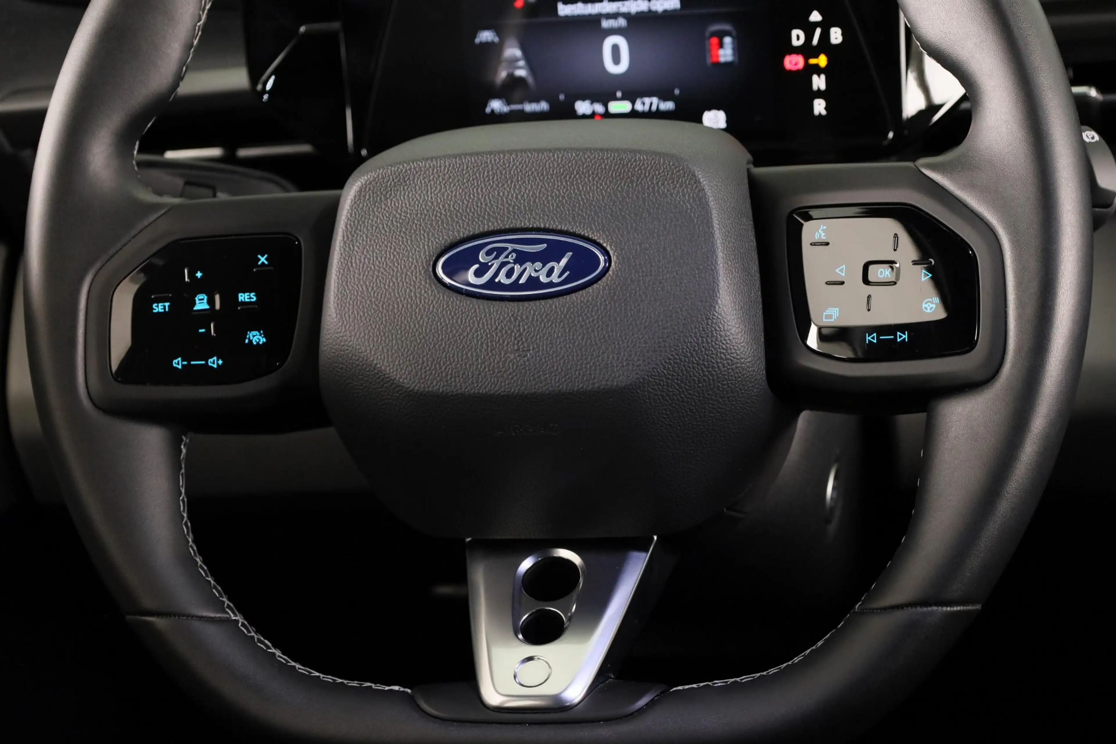Ford Capri Premium Extended Range RWD 77 kWh — photo 15