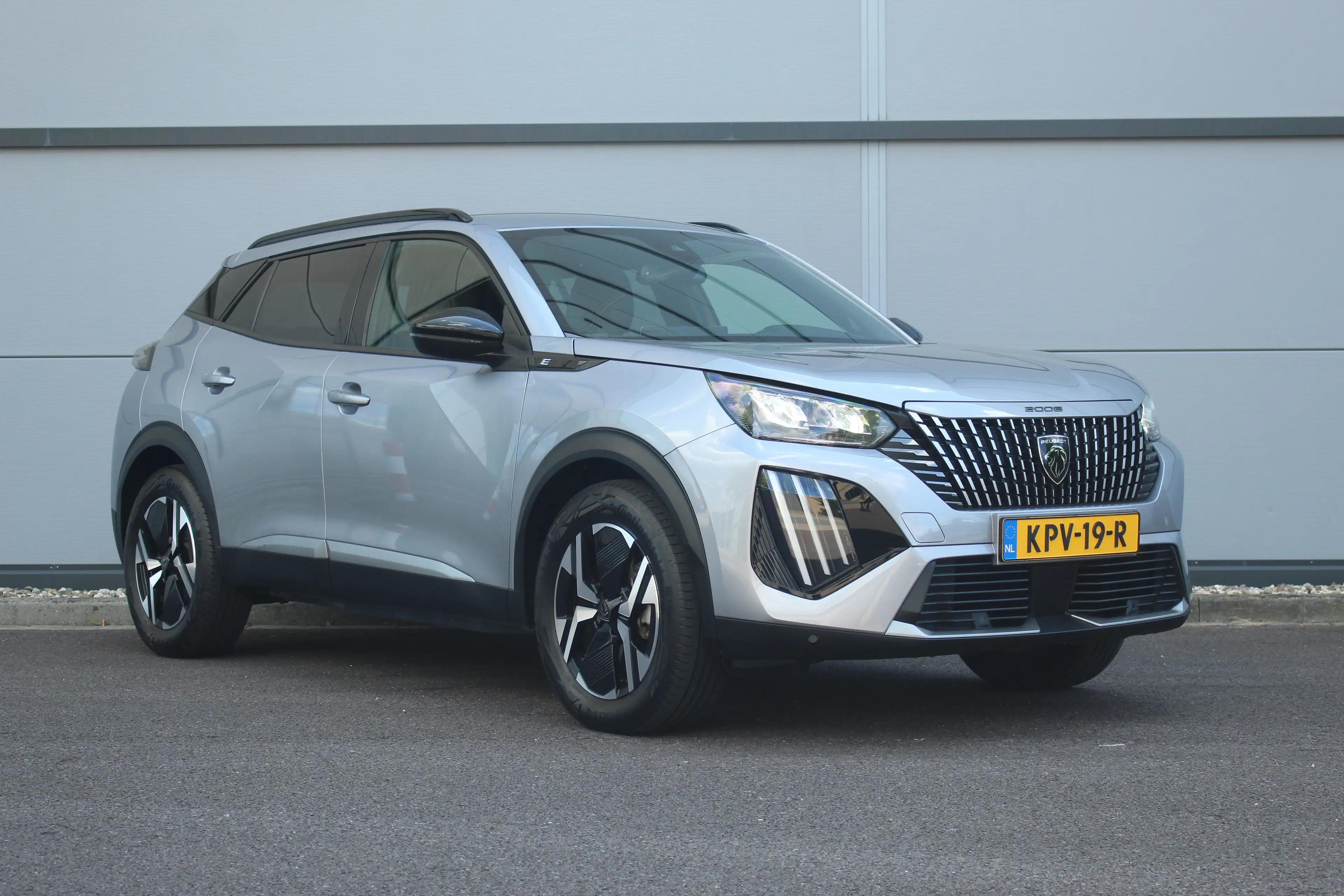 Peugeot e-2008 EV Allure Pack 50 kWh — photo 8