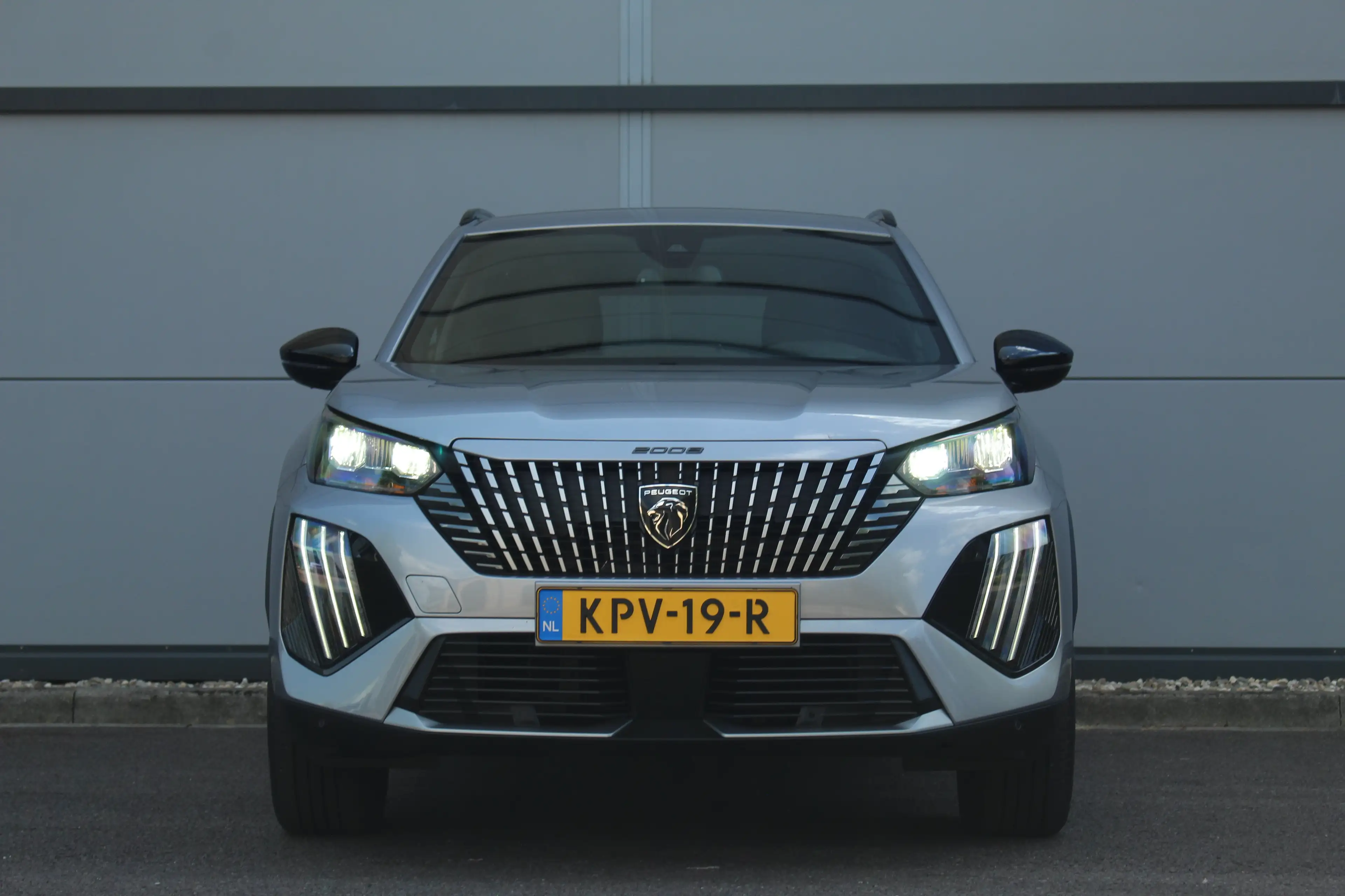 Peugeot e-2008 EV Allure Pack 50 kWh — photo 9