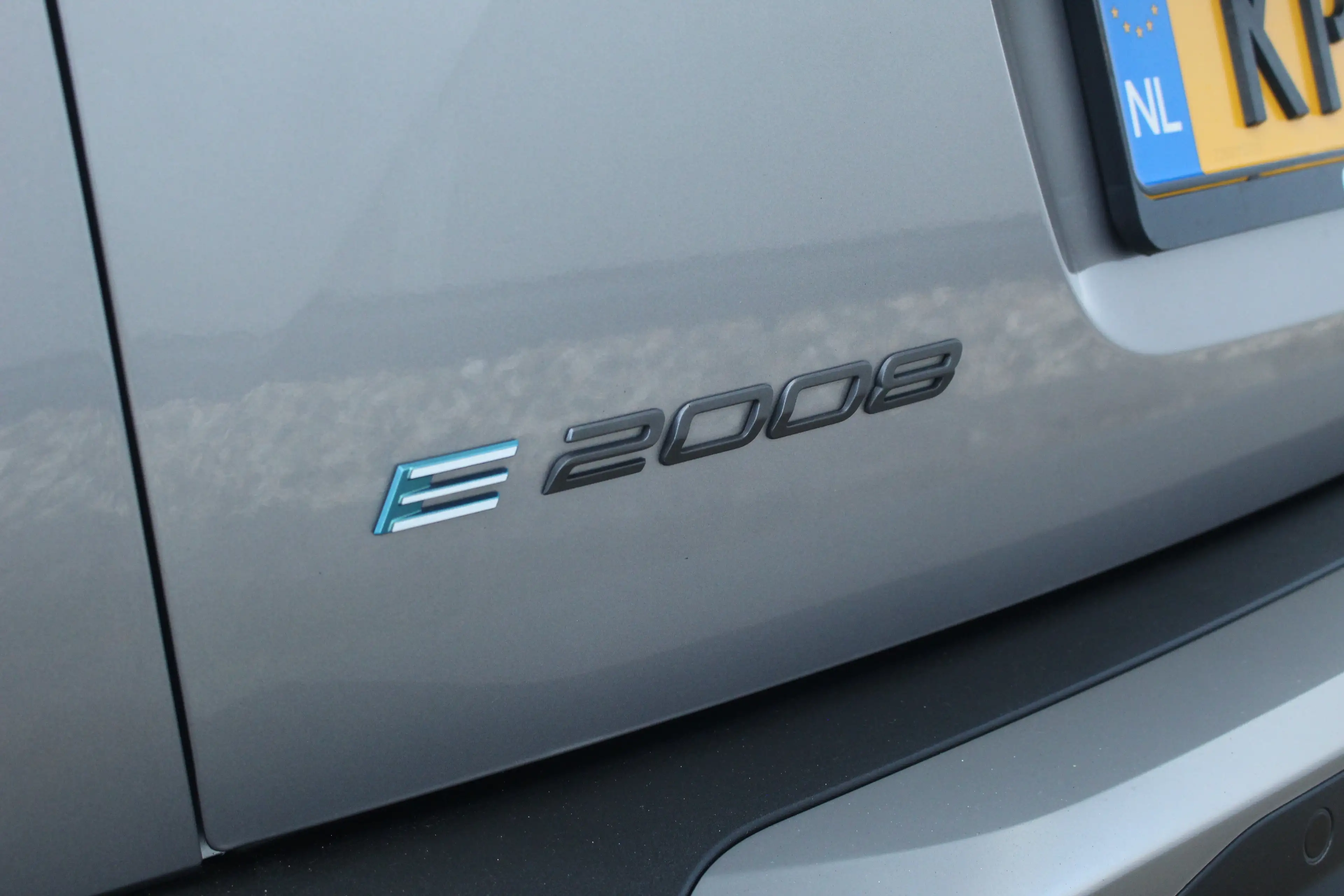 Peugeot e-2008 EV Allure Pack 50 kWh — photo 14