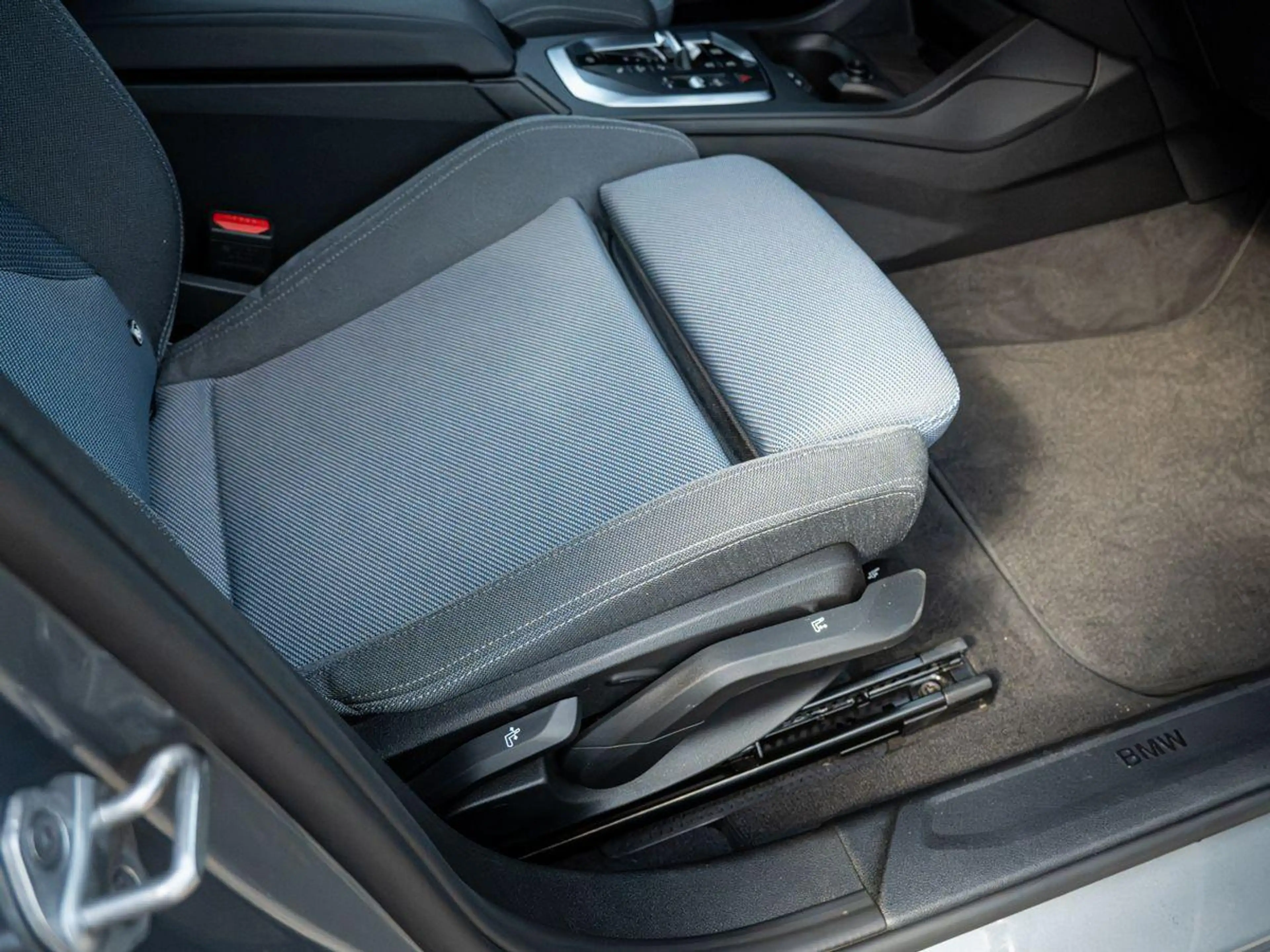 BMW 120 AdLED KoZg SpSitze SpieglP ParkA S-Glas 17" — photo 10