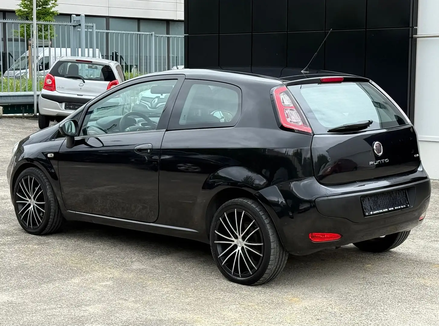 Fiat Grande Punto 1.4 ESSENCE - AIRCO - CONTRÔLE TECHNIQUE OK Zwart - 2