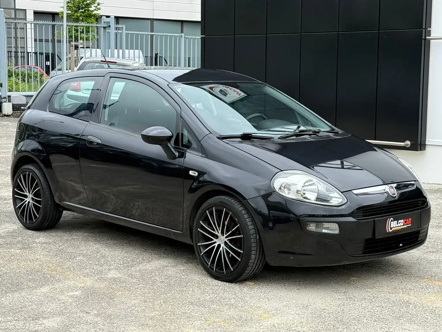 Fiat Grande Punto 1.4 ESSENCE - AIRCO - CONTRÔLE TECHNIQUE OK Zwart - 1