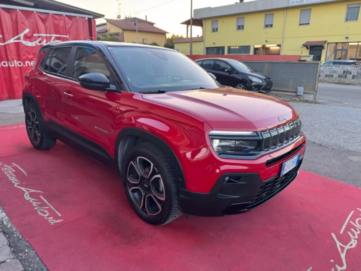Jeep Avenger 1.2 Turbo 100 CV Summit NEOPATENTATI Rouge - 2