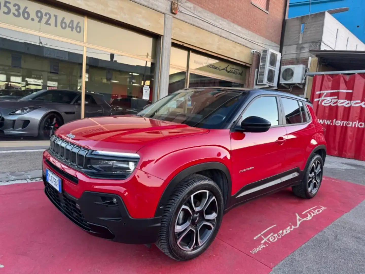 Jeep Avenger 1.2 Turbo 100 CV Summit NEOPATENTATI Rouge - 1