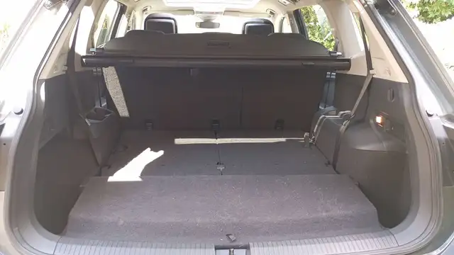 Volkswagen Tiguan Allspace view 14