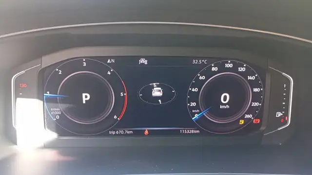 Volkswagen Tiguan Allspace view 12
