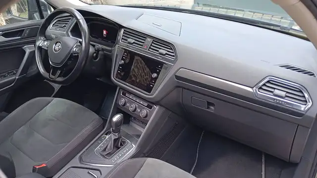 Volkswagen Tiguan Allspace view 10