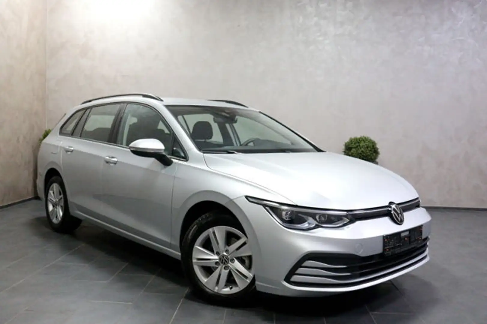 Volkswagen Golf Variant VIII Life eTSI DSG ACC LED SPUR Silber - 2