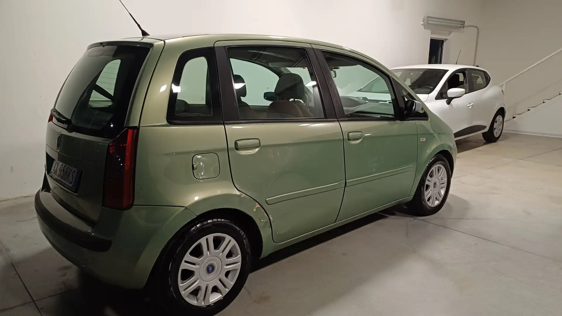 Fiat Idea 1.4 16V Emotion Grijs - 2
