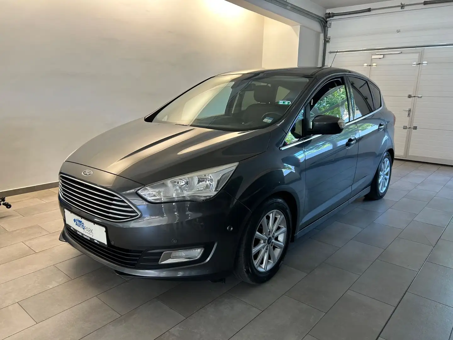 Ford C-Max Titanium Braun - 1