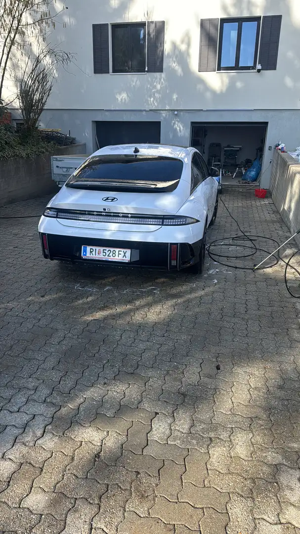 Hyundai IONIQ 6 Elektro 77,4kWh 4WD Top Line Long Range Aut. Weiß - 2