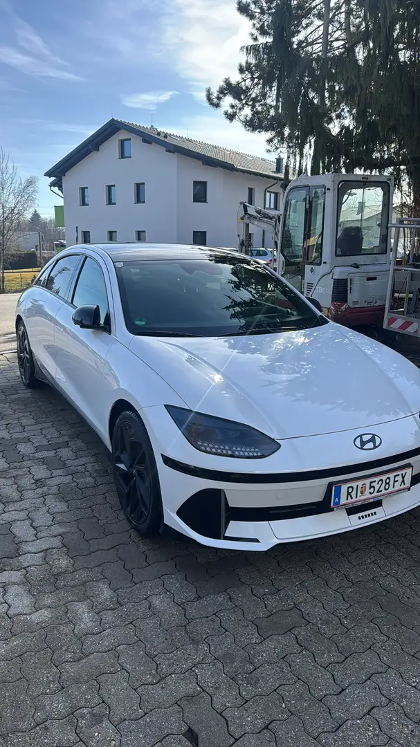 Hyundai IONIQ 6 Elektro 77,4kWh 4WD Top Line Long Range Aut. Weiß - 1