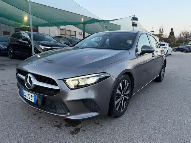 Mercedes-Benz A 220 A 220 d Automatic Sport