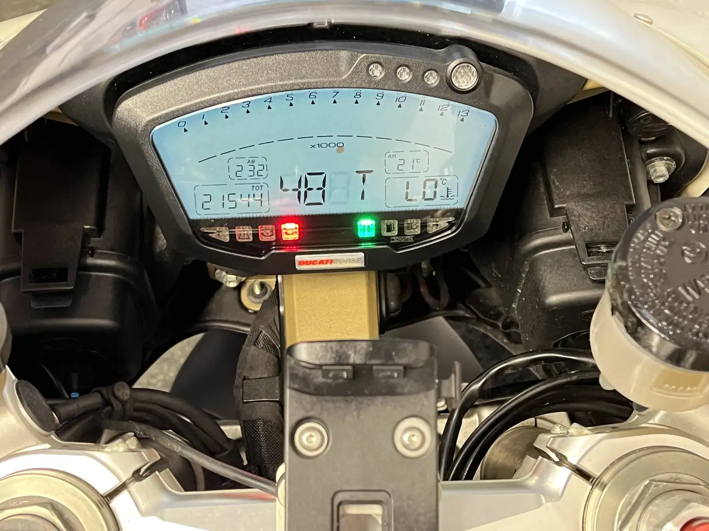 Ducati 848 Wit - 2