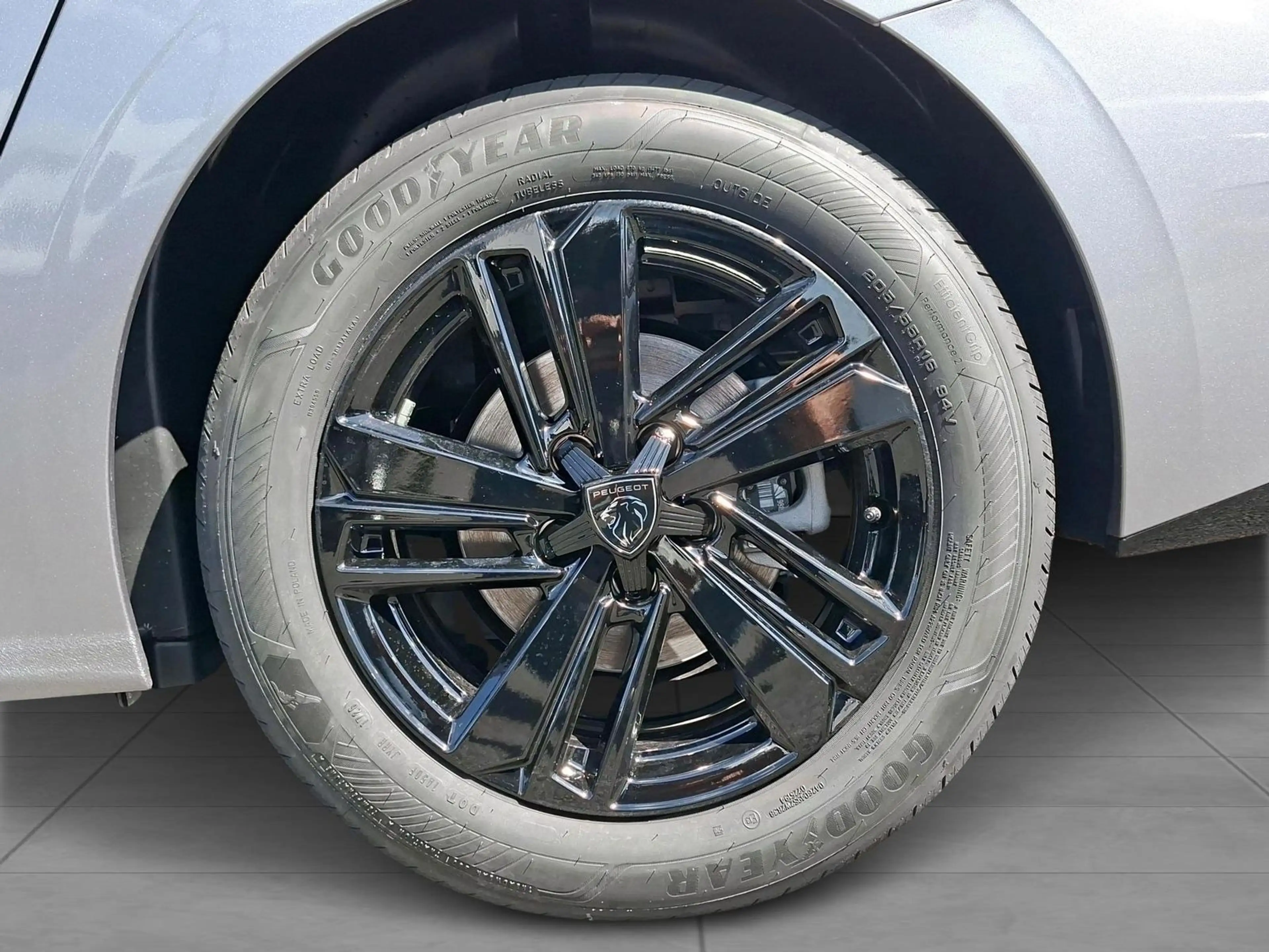 Peugeot 308 SW Business Diesel 130 EAT8 — photo 6
