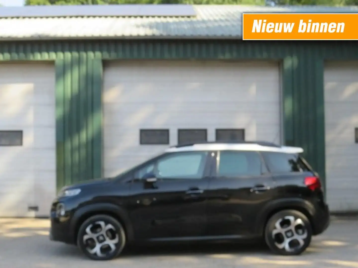 Citroen C3 Aircross 1.2 PureTech S&S Shine Zwart - 1