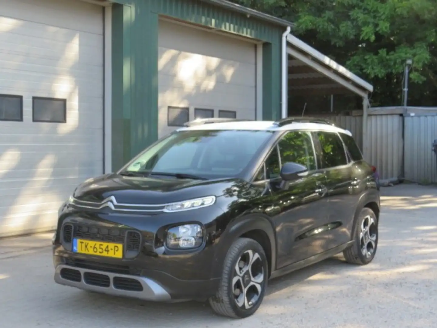 Citroen C3 Aircross 1.2 PureTech S&S Shine Zwart - 2