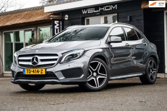 Mercedes-Benz GLA 180 AMG Night Edition Plus I I 100% onderhouden bij de